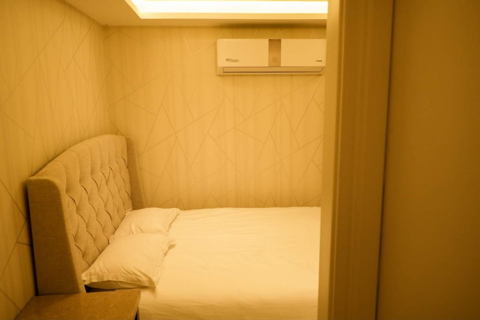 House Boat 80 ft Yacht: Comfortable Sleeping Area