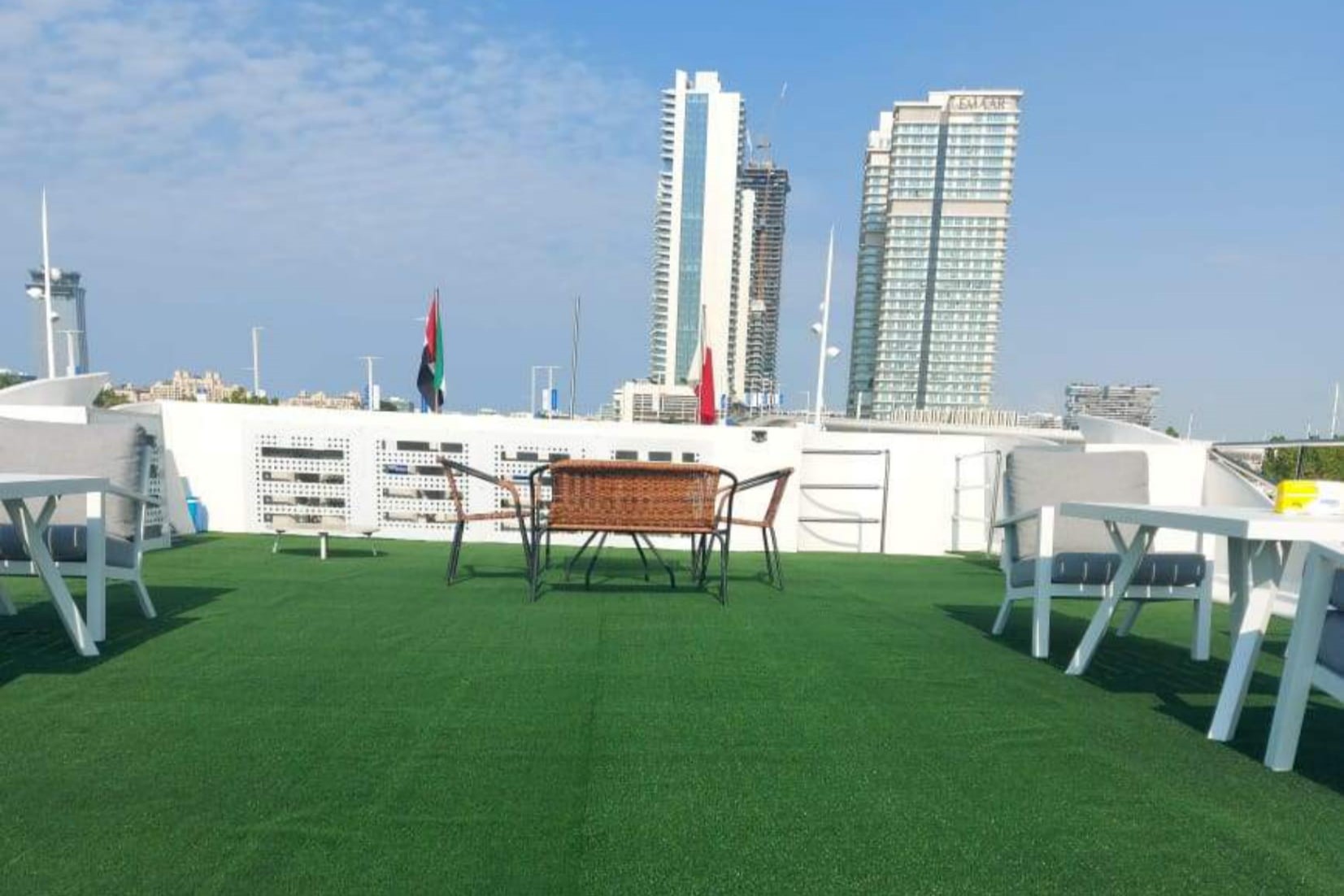House Boat 80 ft Yacht: Spacious Open Deck